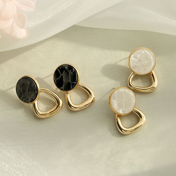 70% off luxury jewelry circle shell black white, s925 silver needle fashion, personalized fashion earrings, face show and thin ear jewelry, Golden;silver
70% off luxury jewelry circle shell black white, s925 silver needle fashion, personalized fashion earrings, face show and thin ear jewelry, Golden;silver