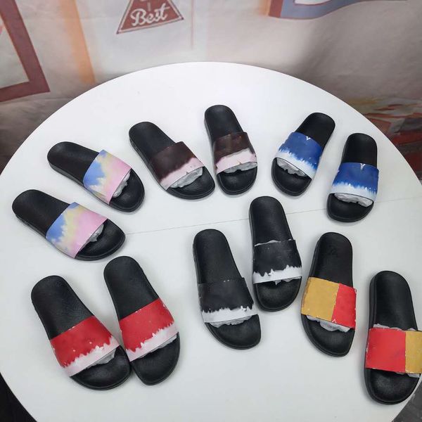 classic summer slippers bright black shoes beach flip flops flat heel buckle soft cow leather hollow sandals woman man shoes
classic summer slippers bright black shoes beach flip flops flat heel buckle soft cow leather hollow sandals woman man shoes