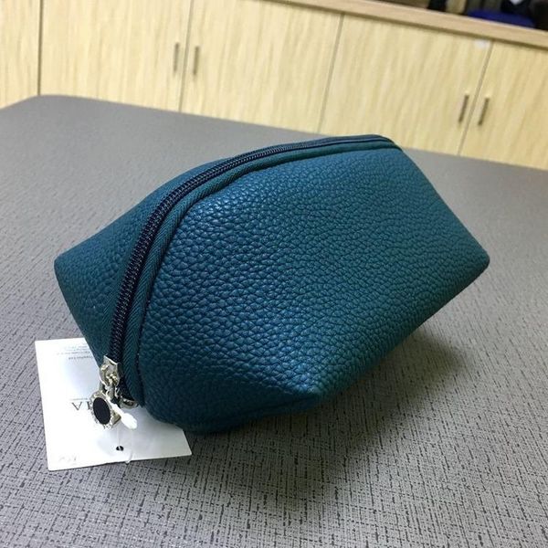 trendy personality holding women's cosmetic bag mommy travel lazy storage mobile phone beauty bags & cases
trendy personality holding women's cosmetic bag mommy travel lazy storage mobile phone beauty bags & cases