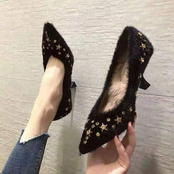 dress shoes 2021 good quality autumn winter fashion women rivets high heel pumps plush warm heels zapatos de mujer, Black 
dress shoes 2021 good quality autumn winter fashion women rivets high heel pumps plush warm heels zapatos de mujer, Black