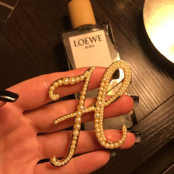 pins, brooches 2021 korea fashion vintage pearl letter pins metal gold color women sweater suit brooch party jewelry accessories, Gray
pins, brooches 2021 korea fashion vintage pearl letter pins metal gold color women sweater suit brooch party jewelry accessories, Gray