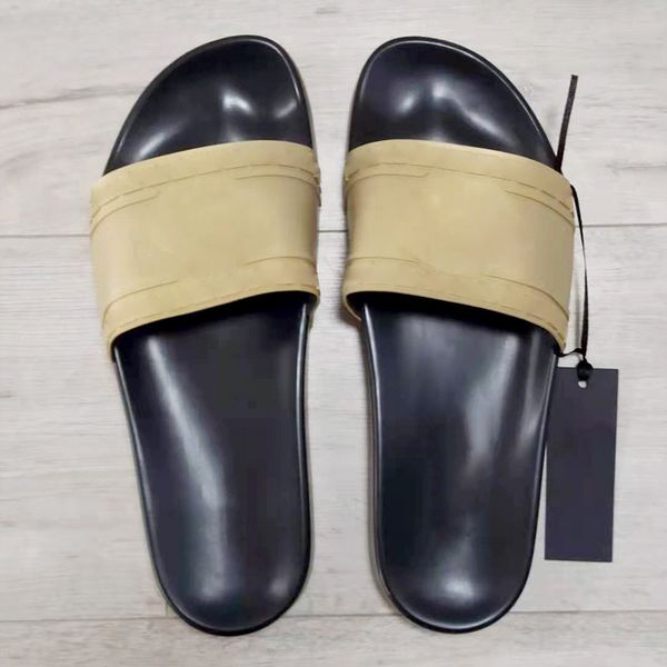 designer women sandals fashion six colors blue white red black gold silvery flat flip flops men slide slippers 2021
designer women sandals fashion six colors blue white red black gold silvery flat flip flops men slide slippers 2021