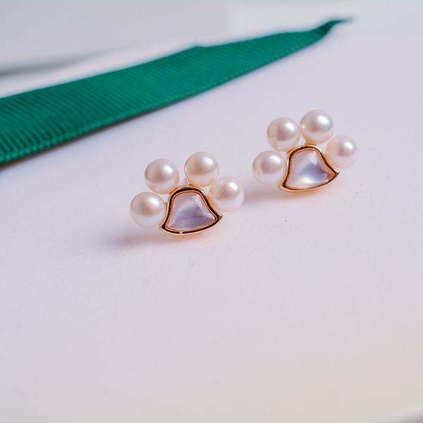 14k natural freshwater female pearl gold injection 925 cat claw earrings, Golden
14k natural freshwater female pearl gold injection 925 cat claw earrings, Golden