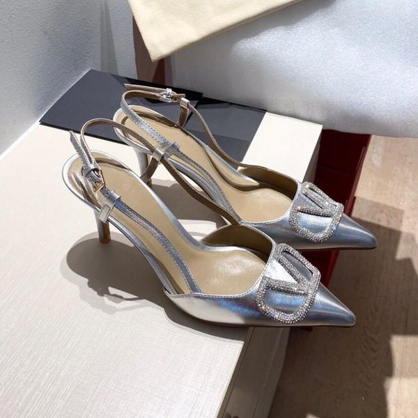 dress shoes 2021 women v family 6 8 cm high heel thin button pointed french medium single sandals, Black
dress shoes 2021 women v family 6 8 cm high heel thin button pointed french medium single sandals, Black