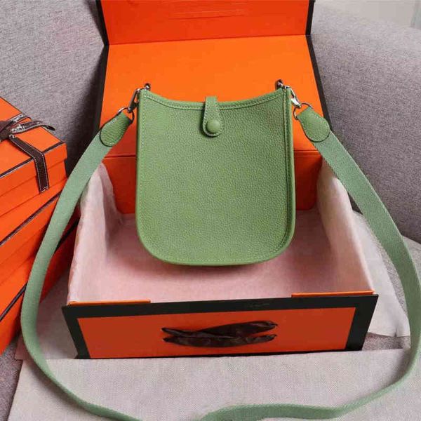 female soil product brand togo leather bag bucket sand shoulder messenger hand femal
female soil product brand togo leather bag bucket sand shoulder messenger hand femal