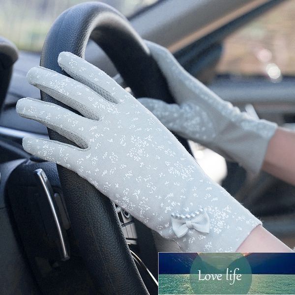 women' gloves anti-slip driving gloves riding non-slip anti skid butterfly pattern sweet ladylike stylish gloves cotton, Blue;gray
women' gloves anti-slip driving gloves riding non-slip anti skid butterfly pattern sweet ladylike stylish gloves cotton, Blue;gray