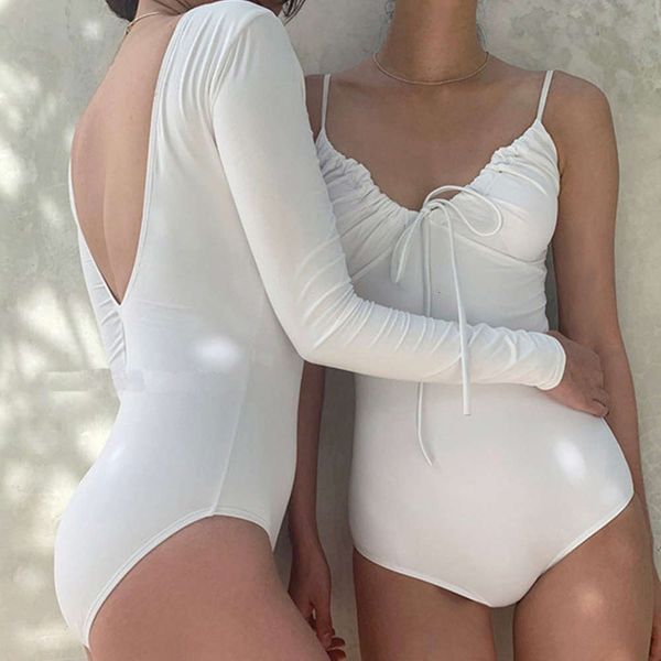 korean one piece swimsuit women's style simple backless bikini swimsuit women, White;black
korean one piece swimsuit women's style simple backless bikini swimsuit women, White;black