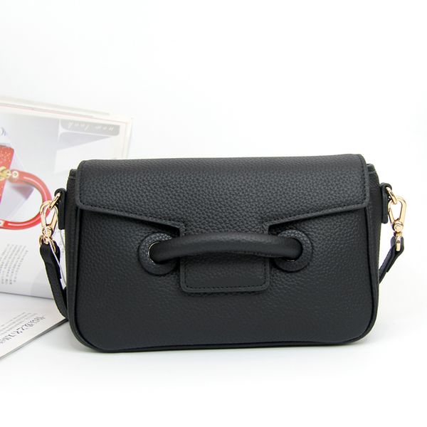 designer bagsleather messenger bag ladies one-shoulder all-match fashion casual solid color 2021 new wide shoulder strap western styleluxury
designer bagsleather messenger bag ladies one-shoulder all-match fashion casual solid color 2021 new wide shoulder strap western styleluxury