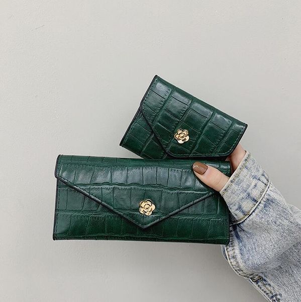 women handbag simple atmosphere solid color alligator long wallet folding multi-card leather walletes joker retro leathers clutch bag, Red;black
women handbag simple atmosphere solid color alligator long wallet folding multi-card leather walletes joker retro leathers clutch bag, Red;black