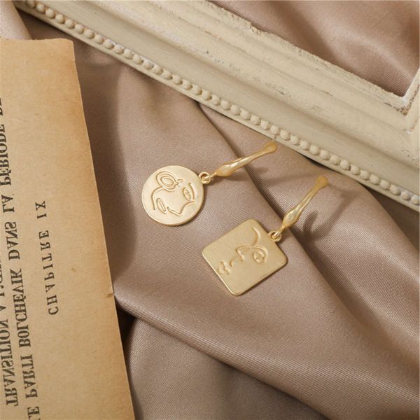 earrings golden matte asymmetric alloy earrings round show thin creative abstract face s925 silver needle earrings
earrings golden matte asymmetric alloy earrings round show thin creative abstract face s925 silver needle earrings