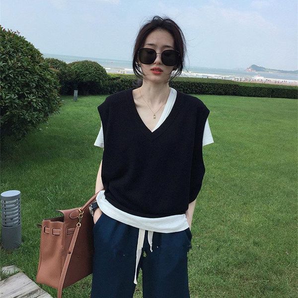 women's vests spring female korean style retro net red vest v-neck black knitted waistcoat, Black;white
women's vests spring female korean style retro net red vest v-neck black knitted waistcoat, Black;white