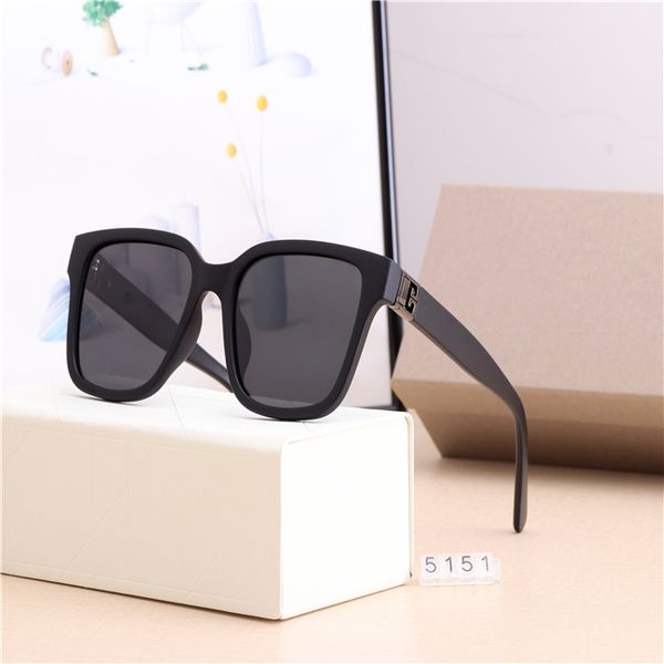 fashion couple luxurys designers sunglasses for women mens designer sun glasses outdoor drive holiday summer polarized woman with box, White;black
fashion couple luxurys designers sunglasses for women mens designer sun glasses outdoor drive holiday summer polarized woman with box, White;black