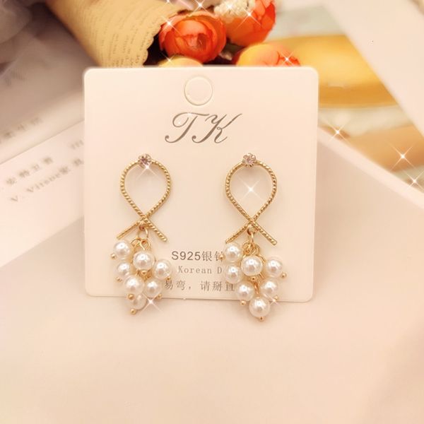 s925 silver needle grape pearl female temperament net red 2021 new fashion long advanced earrings, Black
s925 silver needle grape pearl female temperament net red 2021 new fashion long advanced earrings, Black