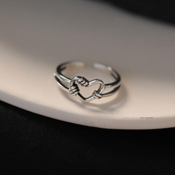 wedding rings 2021 creative silver color hollowed-out heart shape open ring simple design fashion love gothic jewelry for women girl gifts, Slivery;golden
wedding rings 2021 creative silver color hollowed-out heart shape open ring simple design fashion love gothic jewelry for women girl gifts, Slivery;golden