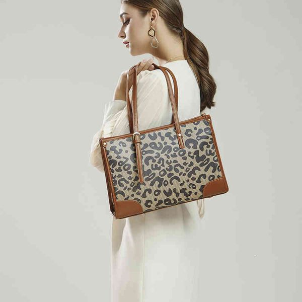 handbag bag women's luxury shoulder 2021 leopard pattern fashion messenger tote, Black;red
handbag bag women's luxury shoulder 2021 leopard pattern fashion messenger tote, Black;red