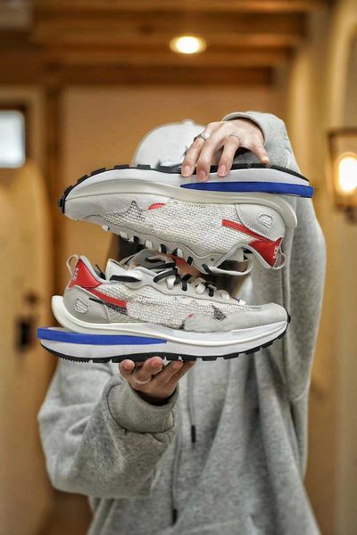 clots kiss of death travis scott sports shoe for men k.o.d. running shoes trainers athletic chaussures sport jogging, White;red
clots kiss of death travis scott sports shoe for men k.o.d. running shoes trainers athletic chaussures sport jogging, White;red