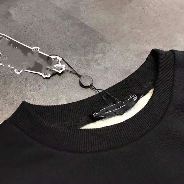 hearts/chrome hoodie new ch + contrast foam stitched sweater for men women in spring and summer 2021, Black
hearts/chrome hoodie new ch + contrast foam stitched sweater for men women in spring and summer 2021, Black