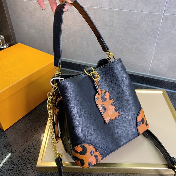 handbags drawstring bag designer bags leather high-capacity fashion brand evening party casual occasions multiple colour with exquisite pack
handbags drawstring bag designer bags leather high-capacity fashion brand evening party casual occasions multiple colour with exquisite pack