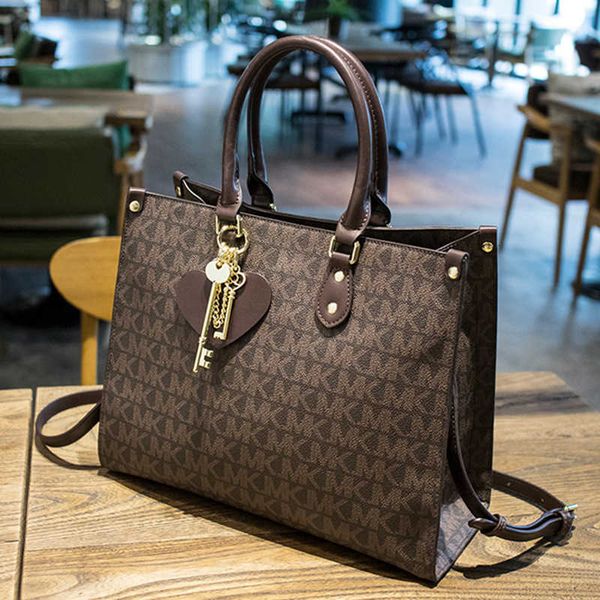 luxury handbags hong kong luxury women's 2021 fashion msenger bag leather high capacity tote bag
luxury handbags hong kong luxury women's 2021 fashion msenger bag leather high capacity tote bag