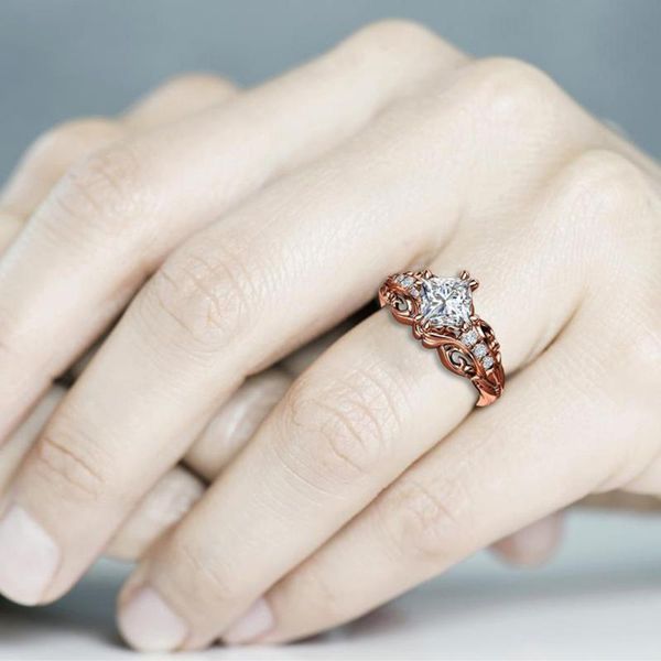 wedding rings classic fashion style hollow carved rose gold claw set zircon ring ladies engagement, Slivery;golden
wedding rings classic fashion style hollow carved rose gold claw set zircon ring ladies engagement, Slivery;golden