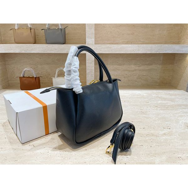 luxurys designers bag 2021 new tote dumpling prad metal inverted triangle simple casual atmosphere handbag high version ysj
luxurys designers bag 2021 new tote dumpling prad metal inverted triangle simple casual atmosphere handbag high version ysj