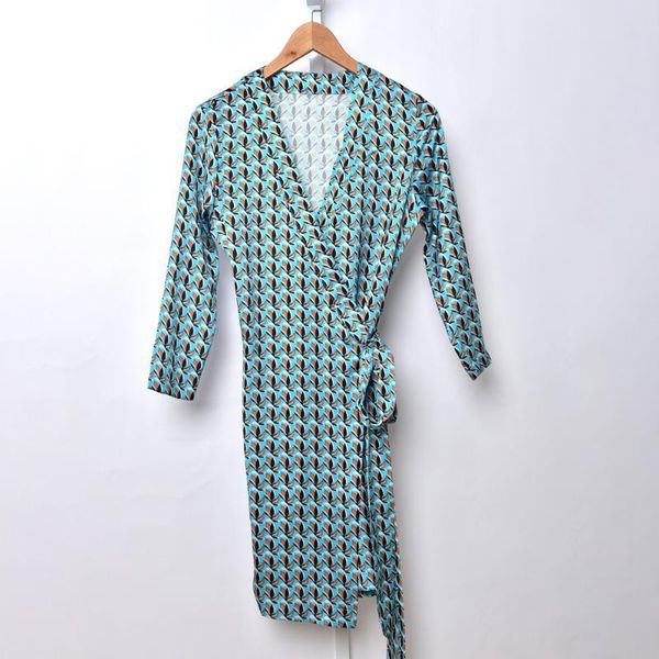 casual dresses women dress spring / summer 2021 retro seaweed green print v-neck, Black;gray
casual dresses women dress spring / summer 2021 retro seaweed green print v-neck, Black;gray