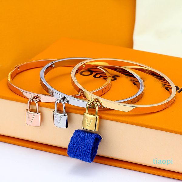fashion gold silver rose locker bangle for mens and women wedding lovers gift jewelry with box, Black
fashion gold silver rose locker bangle for mens and women wedding lovers gift jewelry with box, Black