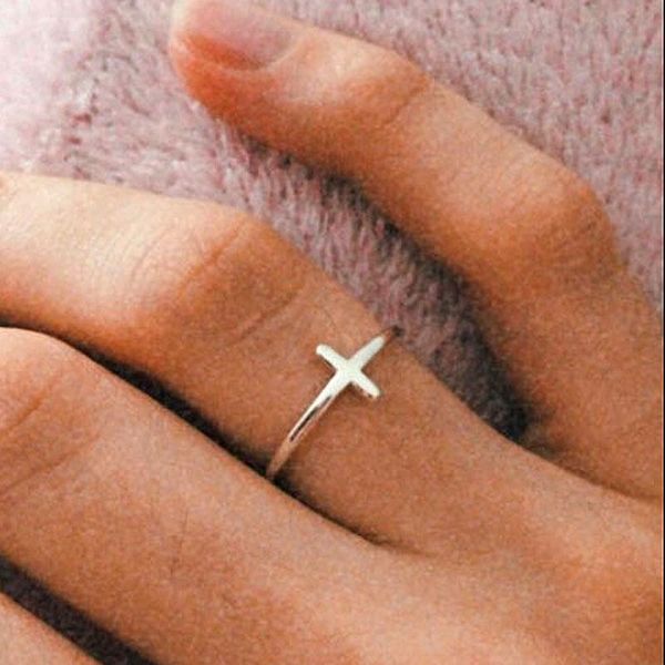 personality cross open adjustable finger rings for women fashion silver color jewelry accessories party gift
personality cross open adjustable finger rings for women fashion silver color jewelry accessories party gift