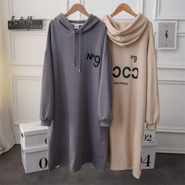 women's jackets long-sleeved shirt with a hood on the knee, deep-sleeve shirt, wild winter, long autumn, female sweater, big size. zteo, Black;brown
women's jackets long-sleeved shirt with a hood on the knee, deep-sleeve shirt, wild winter, long autumn, female sweater, big size. zteo, Black;brown