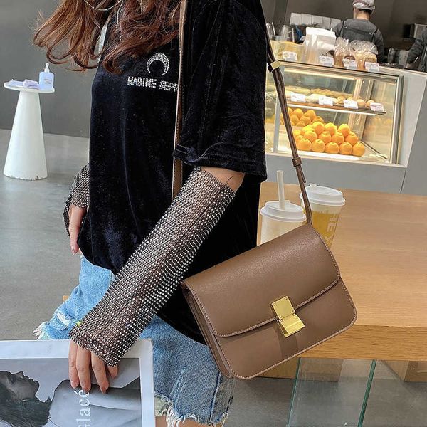 hong kong leather tofu box 2021 new summer one shoulder messenger fashion net red women's bag
hong kong leather tofu box 2021 new summer one shoulder messenger fashion net red women's bag
