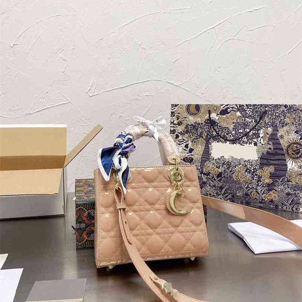 christian 2021 version lady patent leather 4-lattice princess bag full of cow and diamond lattice portable one leisure bags luxuryss de lhpe
christian 2021 version lady patent leather 4-lattice princess bag full of cow and diamond lattice portable one leisure bags luxuryss de lhpe