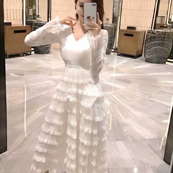 spring v-neck self portrait soluble lace patchwork petal sleeve dres hollow out layer cake long 210601, Black;gray
spring v-neck self portrait soluble lace patchwork petal sleeve dres hollow out layer cake long 210601, Black;gray