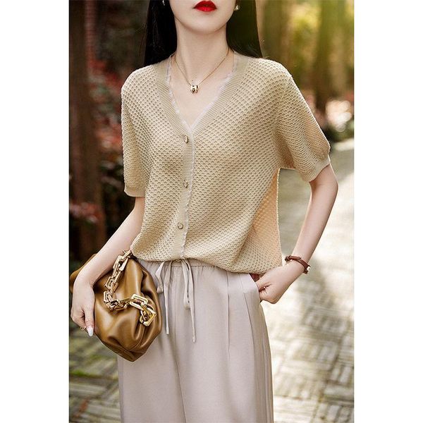 women's blouses & shirts 2021 spring , summer and autumn three-dimensional pineapple pin v-neck/thin short sleeve ice silk knitted card, White
women's blouses & shirts 2021 spring , summer and autumn three-dimensional pineapple pin v-neck/thin short sleeve ice silk knitted card, White