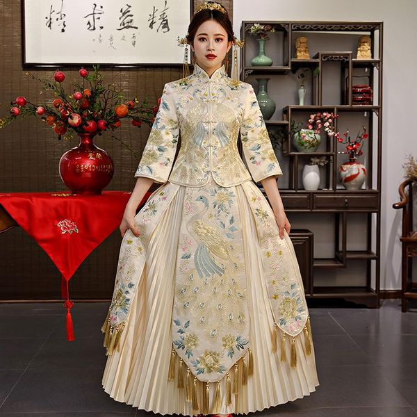 exquisite peacock embroidery qipao chinese women wedding dress red classic cheongsam noble tassel ethnic clothing
exquisite peacock embroidery qipao chinese women wedding dress red classic cheongsam noble tassel ethnic clothing