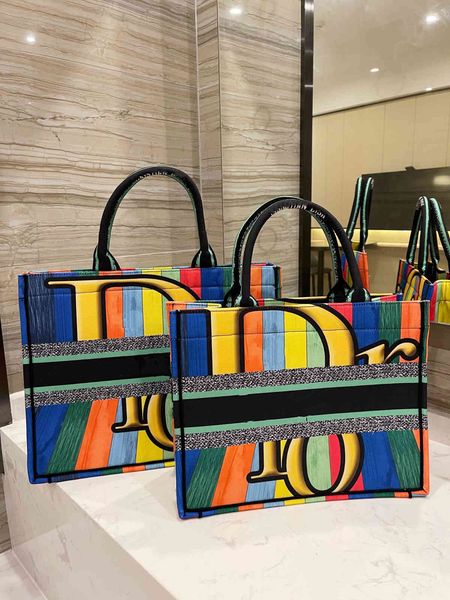 design handsome shopping bags ands elegant style two different collision together+ combines generation of women fashion and personality,
design handsome shopping bags ands elegant style two different collision together+ combines generation of women fashion and personality,
