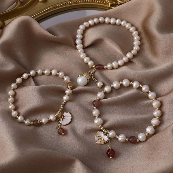 charm bracelets safe lock love heart pendant pearl bracelet vintage ins niche design retro jewelry, Golden;silver
charm bracelets safe lock love heart pendant pearl bracelet vintage ins niche design retro jewelry, Golden;silver