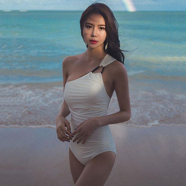 one-piece suits summer brazilian one pieces women hollow white swimwear swimsuit beach wear biquini bathing suit
one-piece suits summer brazilian one pieces women hollow white swimwear swimsuit beach wear biquini bathing suit