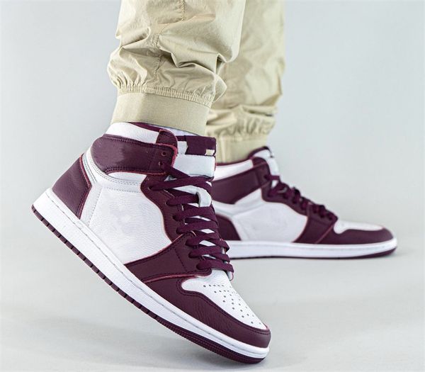 2021 release 1 high og bordeaux basketball shoes mens jumpman i designer sports sneakers ship with shoebox size us7-13
2021 release 1 high og bordeaux basketball shoes mens jumpman i designer sports sneakers ship with shoebox size us7-13
