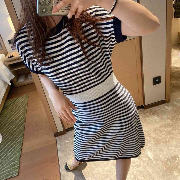 8352 xiaoxiang navy spring and summer new hemp ice silk stripe closed high waist a-line medium length women's skirt, Black;gray
8352 xiaoxiang navy spring and summer new hemp ice silk stripe closed high waist a-line medium length women's skirt, Black;gray
