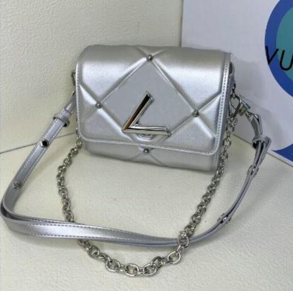 designer leather women chain twist shoulder bag v lock flap handbag 2022 calfskin twist denim crossbody bag lady pochette
designer leather women chain twist shoulder bag v lock flap handbag 2022 calfskin twist denim crossbody bag lady pochette
