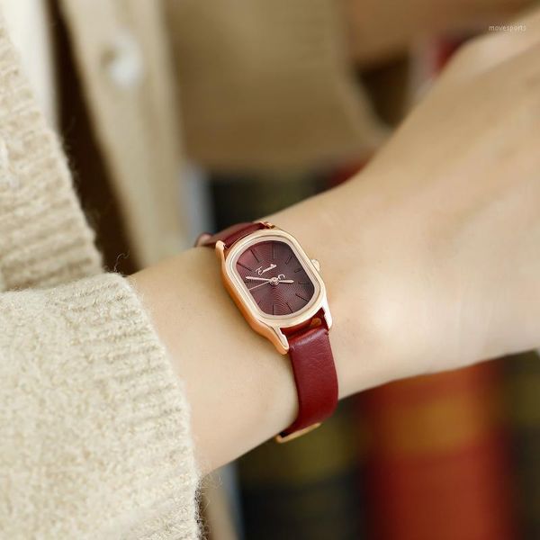 women's watch retro style casual simple belt oval female wristwatches, Slivery;brown
women's watch retro style casual simple belt oval female wristwatches, Slivery;brown