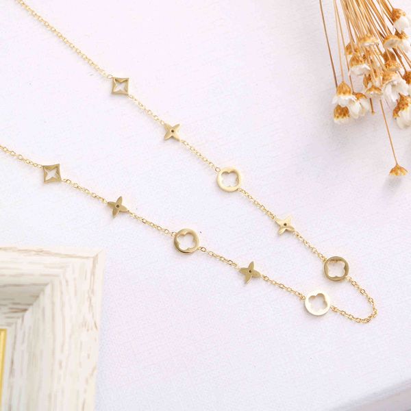 design jewelry decorated titanium steel old diamond round flower splicing neck necklace korean lady exquisite clavicle chain, Silver
design jewelry decorated titanium steel old diamond round flower splicing neck necklace korean lady exquisite clavicle chain, Silver