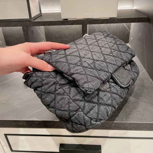 2022vintage classic flap aged denim bags cross body shoulder silver metal hardware quilted large capacity luxury designer purse
2022vintage classic flap aged denim bags cross body shoulder silver metal hardware quilted large capacity luxury designer purse
