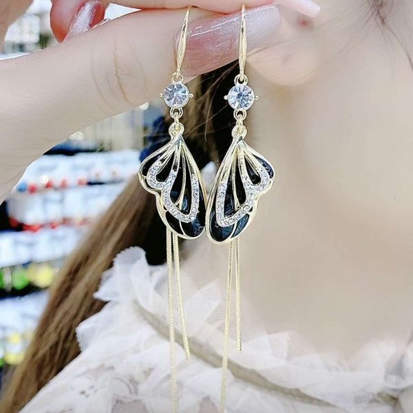 live butterfly tassel women's long earrings 2021 new fashion temperament personality versatile ear accessories, Black
live butterfly tassel women's long earrings 2021 new fashion temperament personality versatile ear accessories, Black