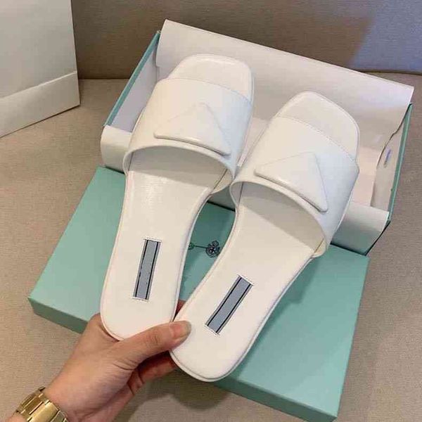 slippers sandals ladies slippers luxury summer fashion classic black and white style elegant comfortable appearance non-slip wear-resistant
slippers sandals ladies slippers luxury summer fashion classic black and white style elegant comfortable appearance non-slip wear-resistant
