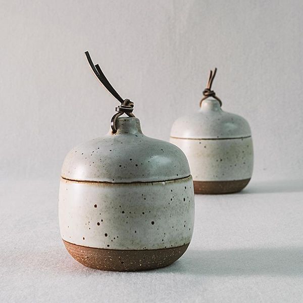 japanese retro stoare stew cup household small steamed egg bowl ceramic soup with lid complementary bird's nest bowls
japanese retro stoare stew cup household small steamed egg bowl ceramic soup with lid complementary bird's nest bowls