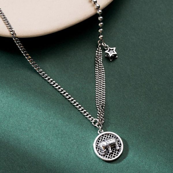 chains silver retro hip-hop style double-layer diamond-studded five-pointed star round brand necklace personality charm ladies jewelry
chains silver retro hip-hop style double-layer diamond-studded five-pointed star round brand necklace personality charm ladies jewelry