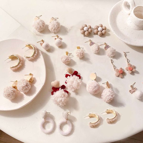 autumn and winter plush long women's korean net red versatile 2020 new fashion small temperament earrings, Black
autumn and winter plush long women's korean net red versatile 2020 new fashion small temperament earrings, Black