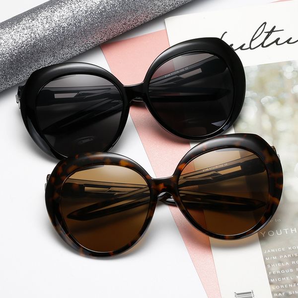 designer 2021 new fashion round large frame sunglasses personalized hollow out leg street sunglasses, White;black
designer 2021 new fashion round large frame sunglasses personalized hollow out leg street sunglasses, White;black