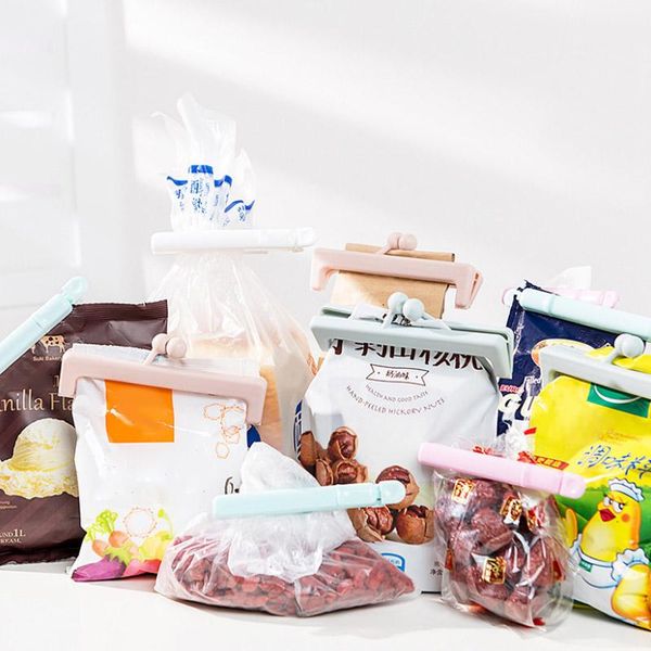 bag clips 2pcs food storage clip reusable kitchen gadgets portable multifunction plastic snap-on snack sealing clamp
bag clips 2pcs food storage clip reusable kitchen gadgets portable multifunction plastic snap-on snack sealing clamp